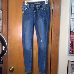 Old Navy Rockstar Medium washed distressed jeans